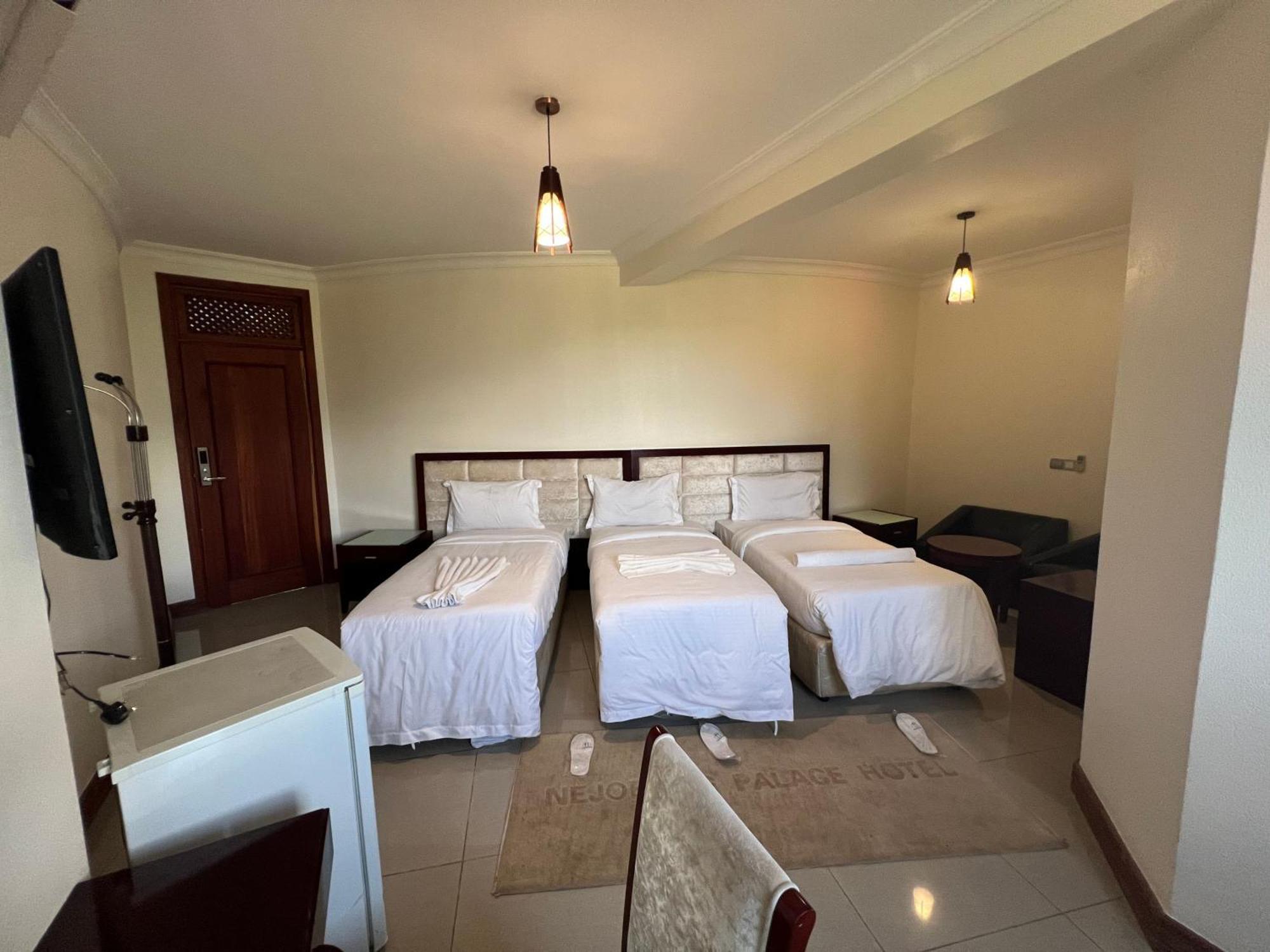 Nejobugg Palace Hotel Nkoanrua Экстерьер фото