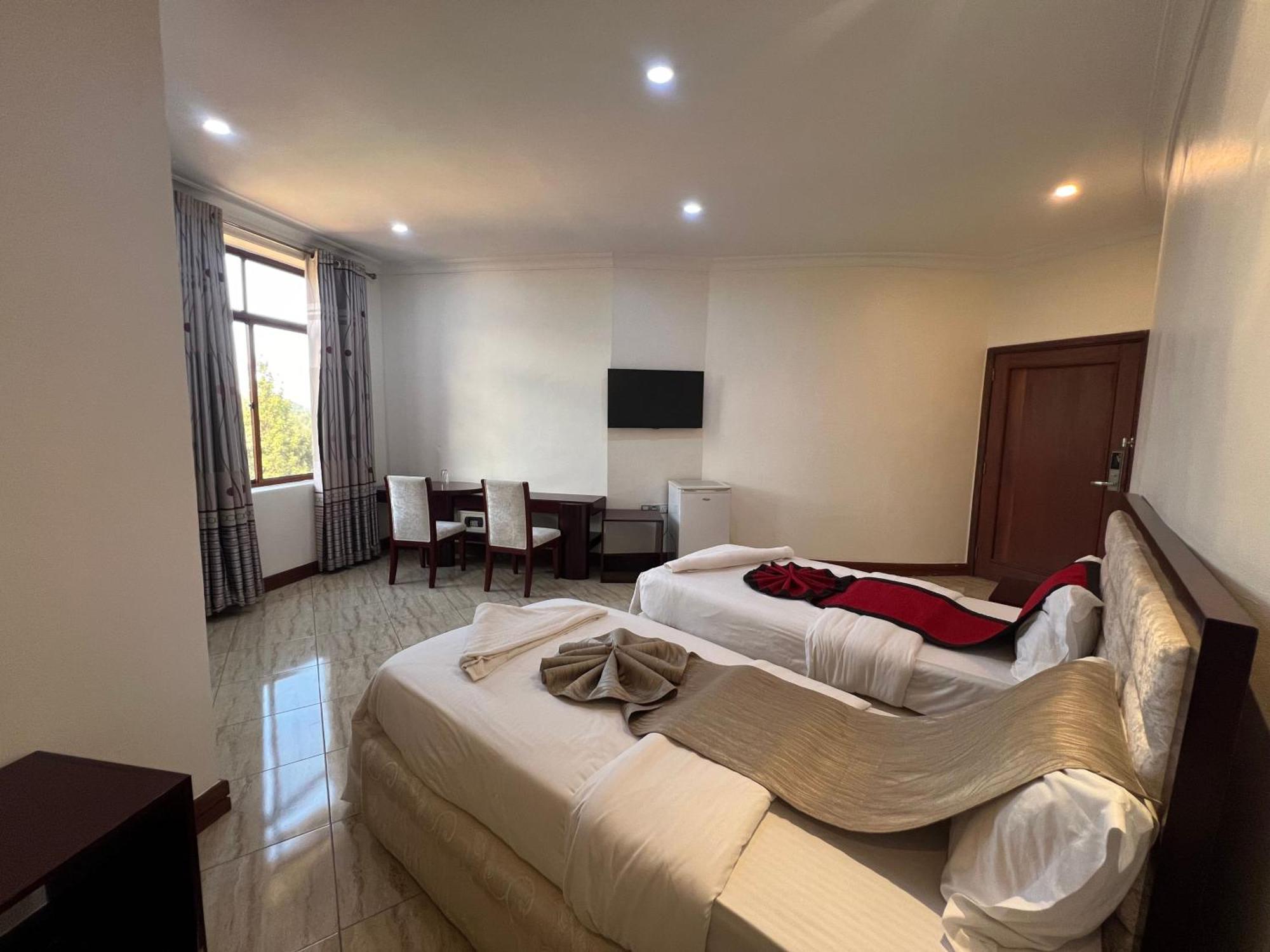 Nejobugg Palace Hotel Nkoanrua Экстерьер фото