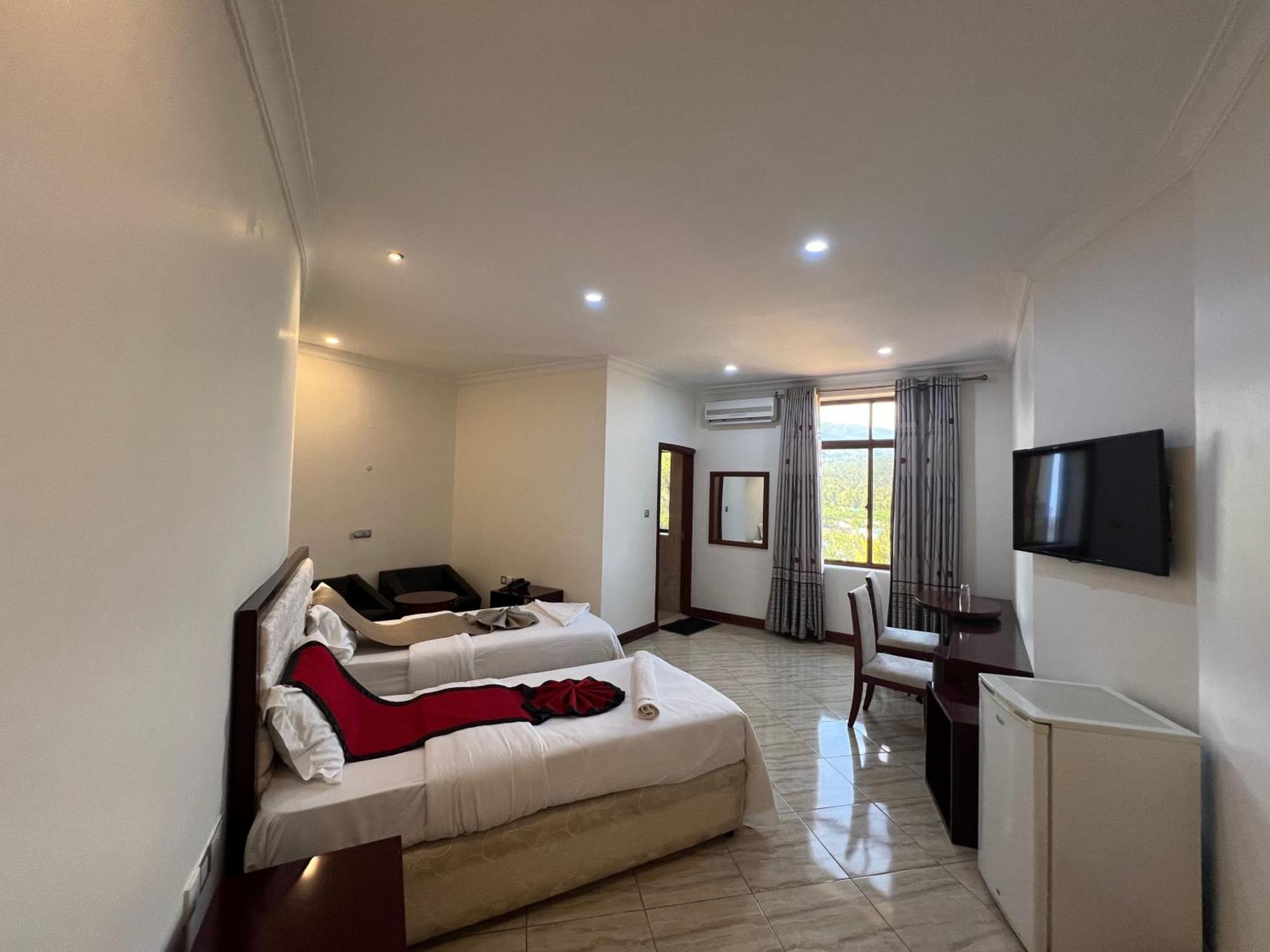 Nejobugg Palace Hotel Nkoanrua Экстерьер фото